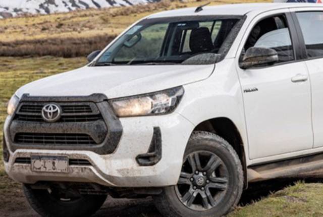 Traslados Privados en vehículos autos o Camionetas Con Chofer 