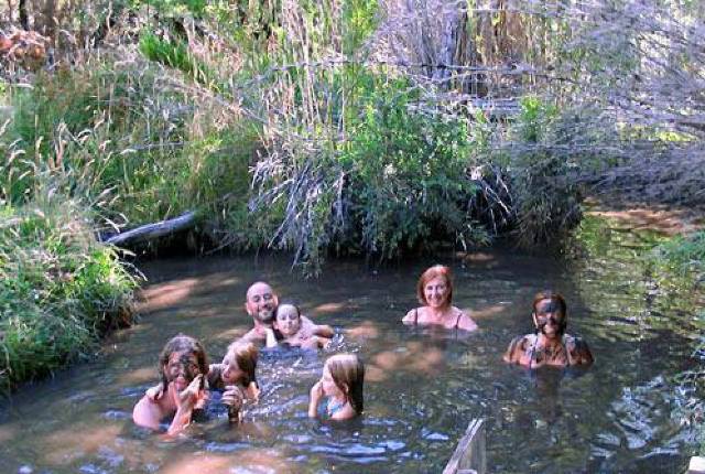 Termas de Lahuenco, Lagos Curruhue y escorial de lava